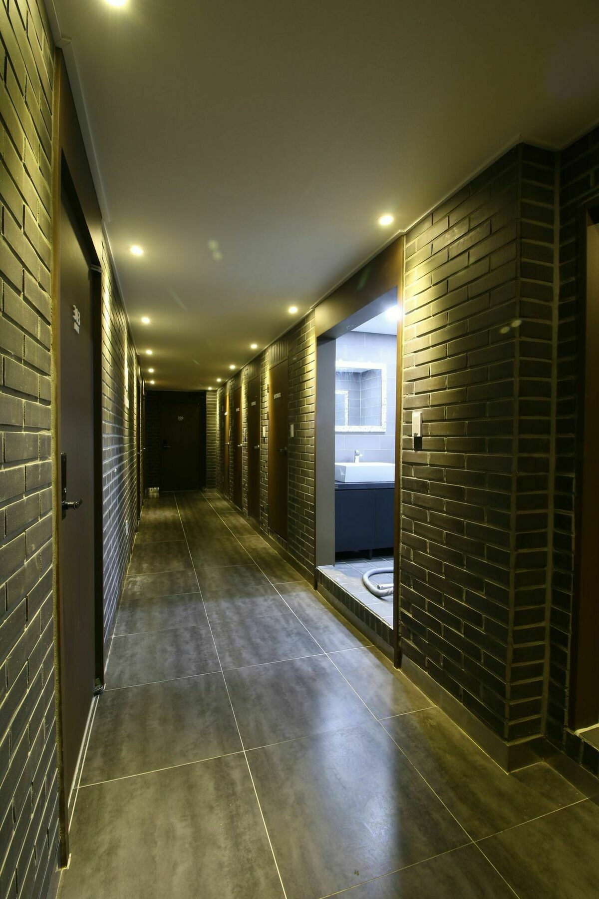 Hotel Mint House - Female Only Busan Esterno foto