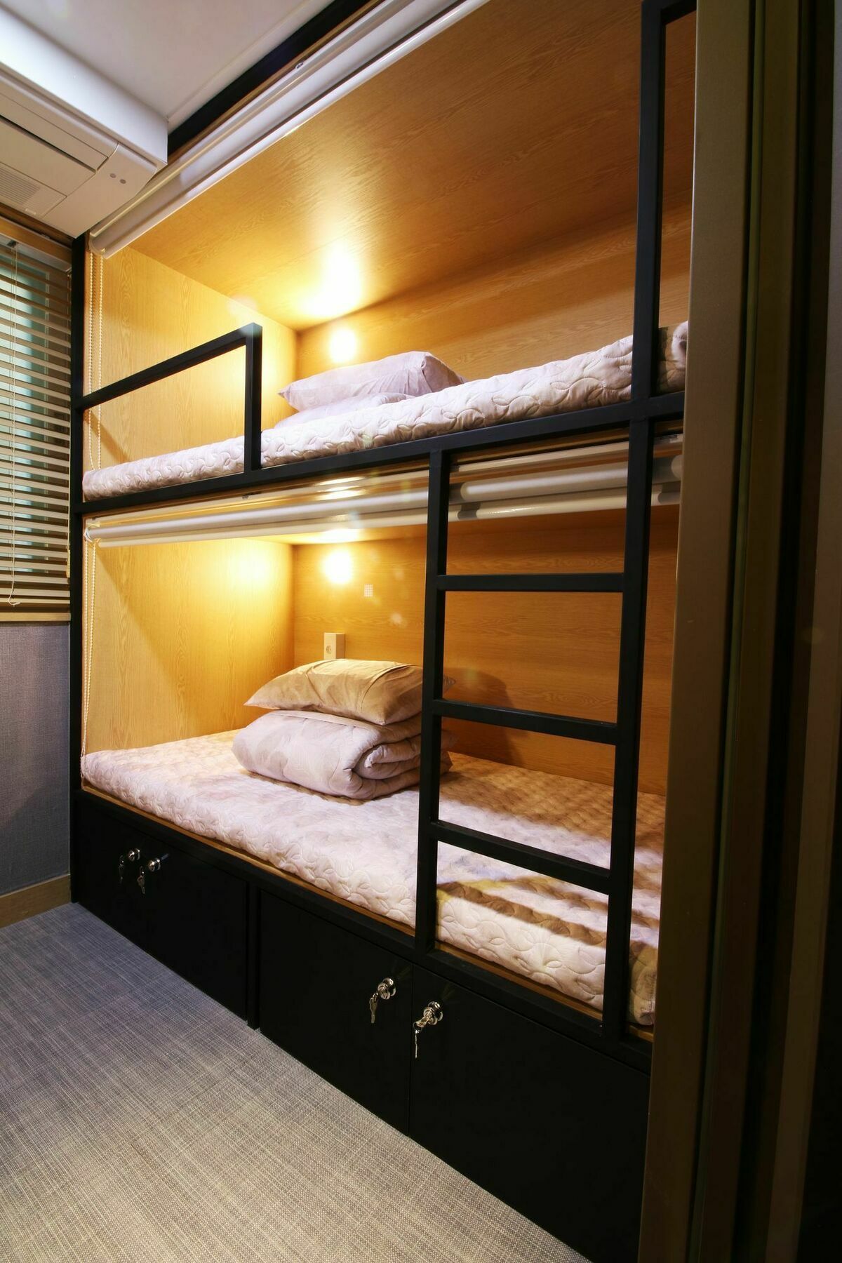 Hotel Mint House - Female Only Busan Esterno foto